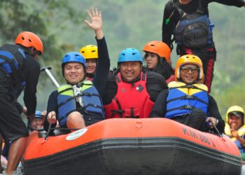 Sampah Ganggu Pasokan Air Baku, Perumda Tirta Pakuan Susur Sungai Cisadane