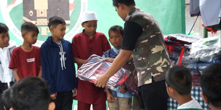 Peringati Hari Anak Nasional, Tiga Orsap Kota Bogor Bagikan 100 Tas Sekolah