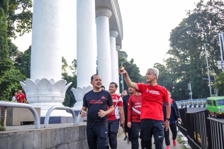 Bima Arya bersama Ganjar Pranowo Lari Pagi Keliling Istana Bogor