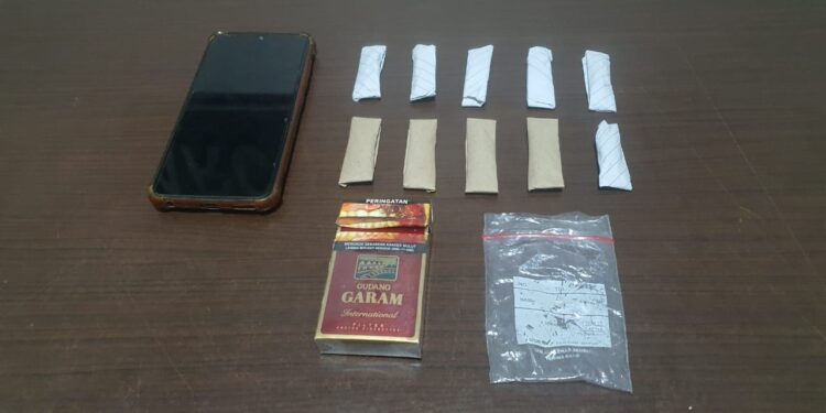 Polisi Ciduk Dua Pengedar Ganja di Bogor, 11 Paket Diamankan