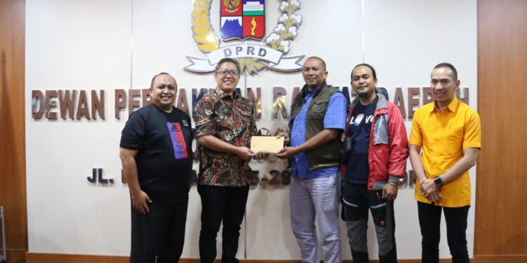 Peduli Korban Cianjur, DPRD Kota Bogor Salurkan Bantuan Melalui PWI dan Gerakan Anak Negeri