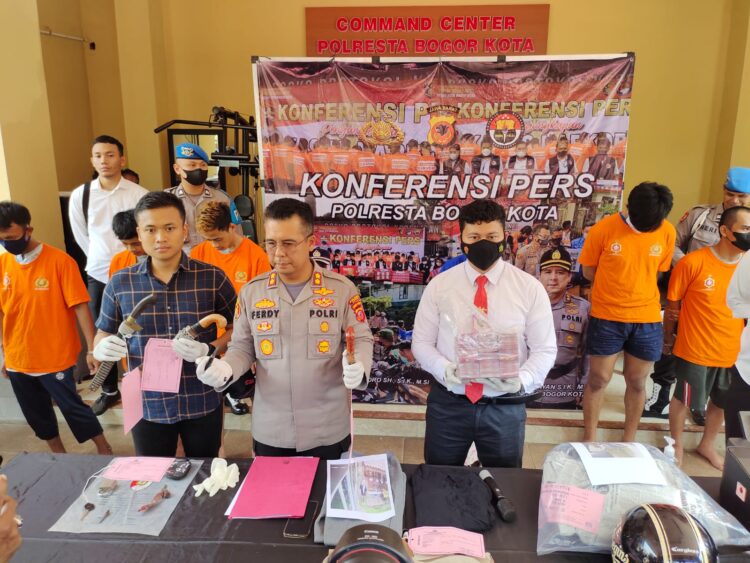 Jajaran Polresta Bogor Kota Ungkap Empat Kasus Selama November 2022 dan Berhasil Amankan Enam Pelaku Pencurian hingga Kasus Tawuran
