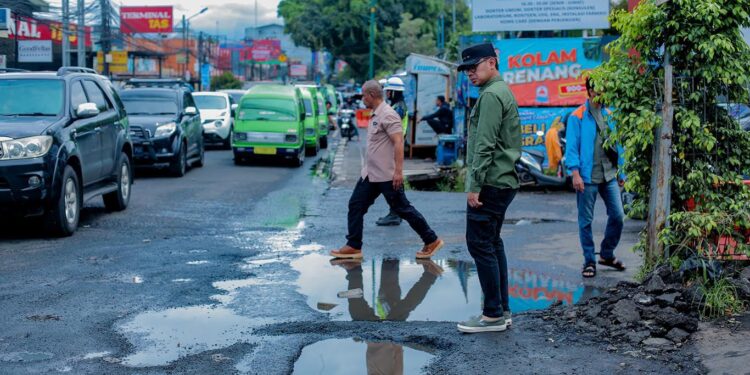 Jalan Berlubang di Jalan Raya Tajur, Bima Arya Perintahkan Segera Diperbaiki