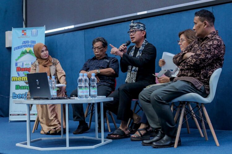 Membangun Karakter Melalui Membaca