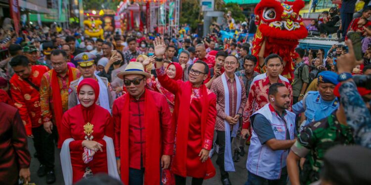 Momen Haru Bima Arya dan Ridwan Kamil di Bogor Street Festival CGM 2023