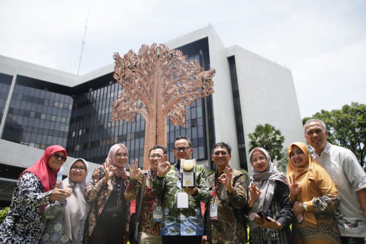 Setelah 28 Tahun, Bima Arya Catatkan Sejarah Kota Bogor Sabet Piala Adipura