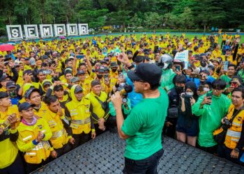 Pertama di Indonesia, Bima Arya Kenalkan Paving Block dari Sampah Plastik TPA