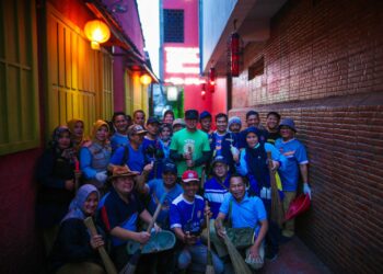 Apresiasi Petugas Kebersihan, Ratusan ASN Sapu Jalan di 64 Titik di Kota Bogor