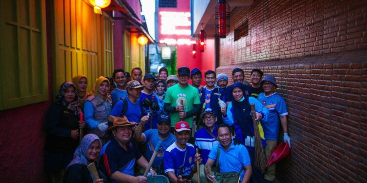 Apresiasi Petugas Kebersihan, Ratusan ASN Sapu Jalan di 64 Titik di Kota Bogor