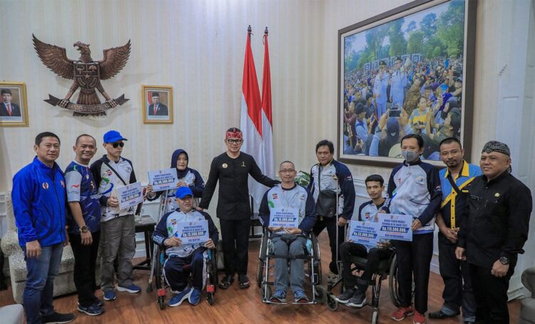 Atlet Paralympic Peraih Medali di Peparda VI Jawa Barat 2022 Terima Bonus