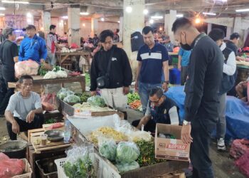 Jaga Kepercayaan Masyarakat, Perumda PPJ Tera Ulang Timbangan di Pasar Tradisional