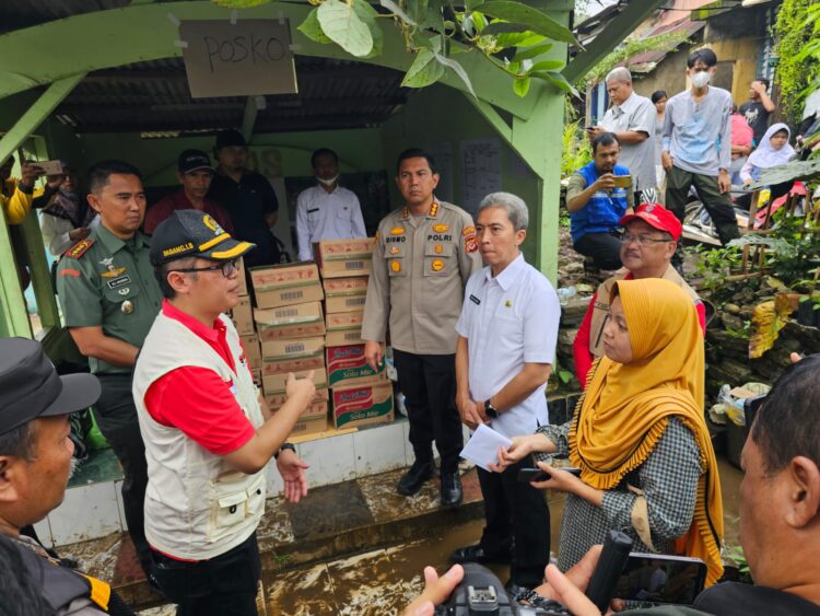 Gerak Cepat, Wakil Ketua dan Anggota DPRD Kota Bogor Datangi Lokasi Longsor di Empang