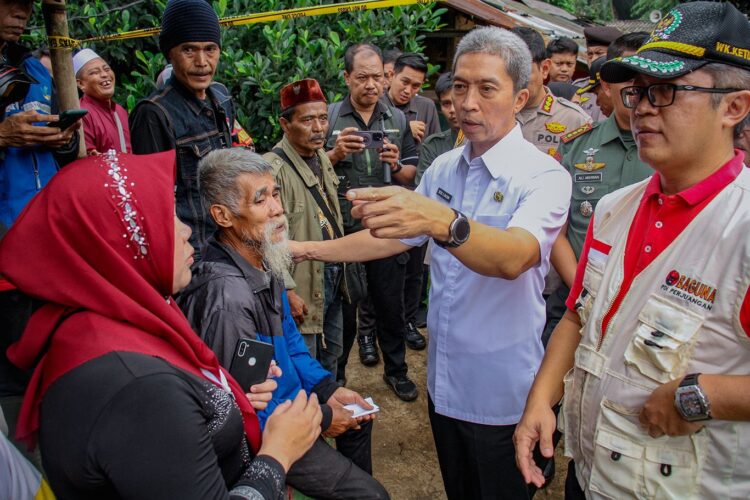 Turun ke Lokasi Bencana di Empang, Dedie Rachim Pantau Proses Evakuasi