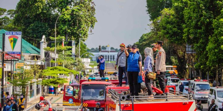 Bima Arya Pimpin Langsung Proses Pemadaman Api di Rumah Sakit Salak