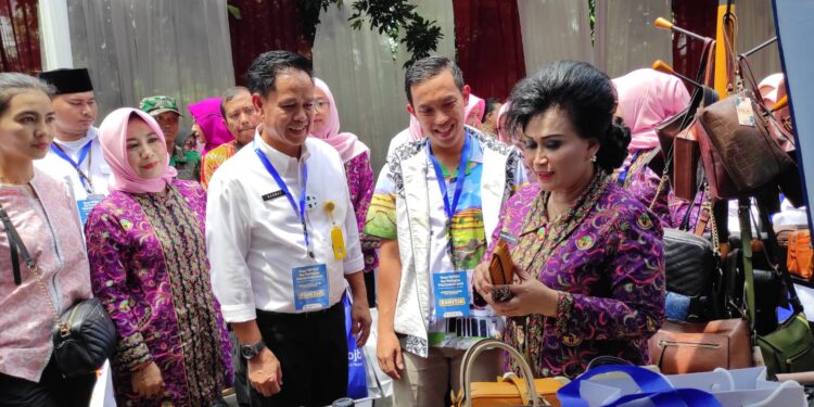Gandeng BPN Kawani Bogor Bagikan Seribu Paket Sembako Gratis ke Warga