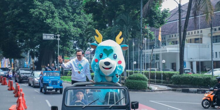 Wali Kota Bogor Bima Arya melaunching maskot bernama Rusa Bogor (Rubo) tepat di Hari Jadi Bogor (HJB) ke-541 tahun, pada Sabtu (3/6/2023).