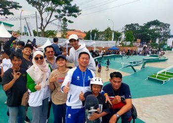 Kadispora Kunjungi Pegiat Skateboard, Satu Medali Disumbangkan Untuk Jabar