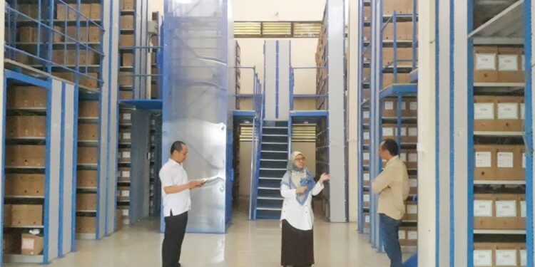 Asisten Virtual Laras Manis, Memudahkan Masyarakat  Mengecek IMB