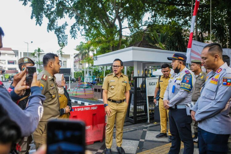 Bima Arya Cek Penerapan 4 in 1 di Hari Pertama