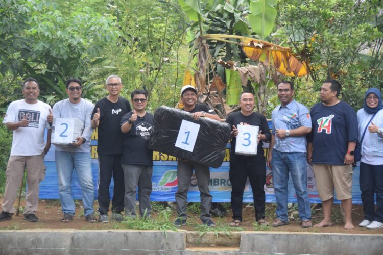 Jalin Kekompakan Karyawan, Unit Pasar Sukasari Gelar Lomba Mancing Bareng Jurnalis