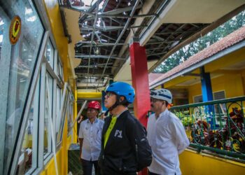 Bima Arya Tinjau Kelas Ambruk di SDN Polisi 1, Instruksikan Segera Diperbaiki