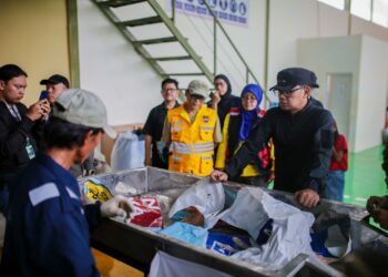 Di Bogor Sampah Visual Alat Peraga Kampanye Diolah Jadi Bahan Konstruksi