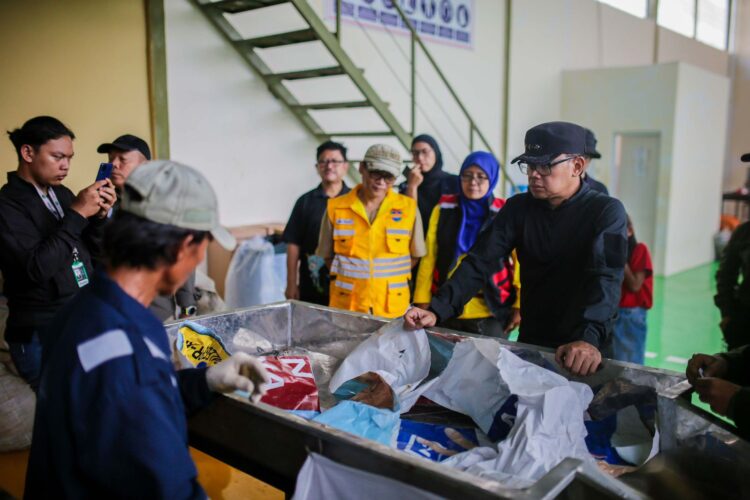 Di Bogor Sampah Visual Alat Peraga Kampanye Diolah Jadi Bahan Konstruksi