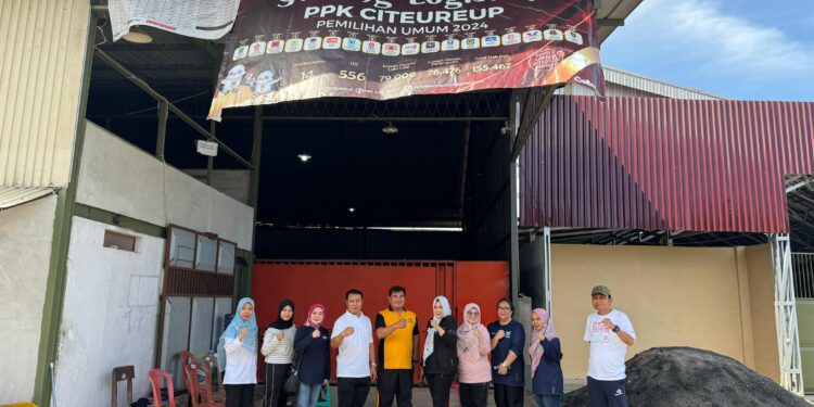 Sekretari DPRD Kabupaten Bogor melakukan pemantauan kesiapan pemilu di Kecamatan Citeureup