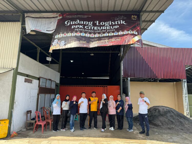 Sekretari DPRD Kabupaten Bogor melakukan pemantauan kesiapan pemilu di Kecamatan Citeureup