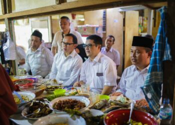 Usai Lantik Direksi PPJ, Bima Arya Rapat di Warteg Sambil Santap Siang