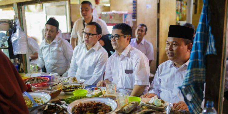 Usai Lantik Direksi PPJ, Bima Arya Rapat di Warteg Sambil Santap Siang