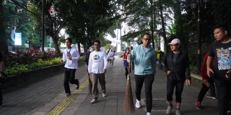 Gantikan Pasukan Kuning, ASN di Kota Bogor Bebersih Jalan