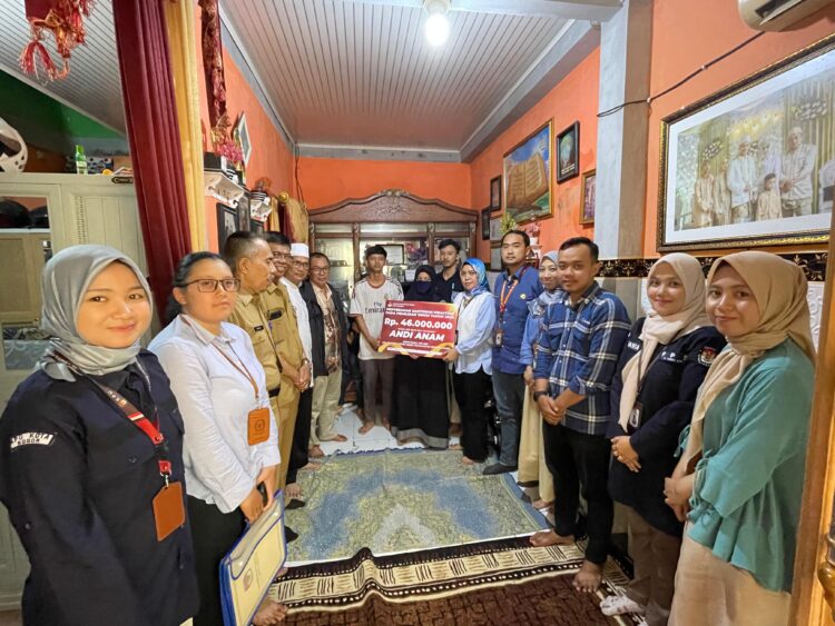 KPU Kota Bogor Salurkan Santunan bagi Dua Penyelenggara Pemilu Kota Bogor yang Meninggal saat Tugas, Total Dapat Rp46 Juta