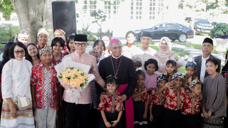 Wali Kota Bogor, Bima Arya menggelar Open House Lebaran dikediamannya, Rabu (10/4/2024).