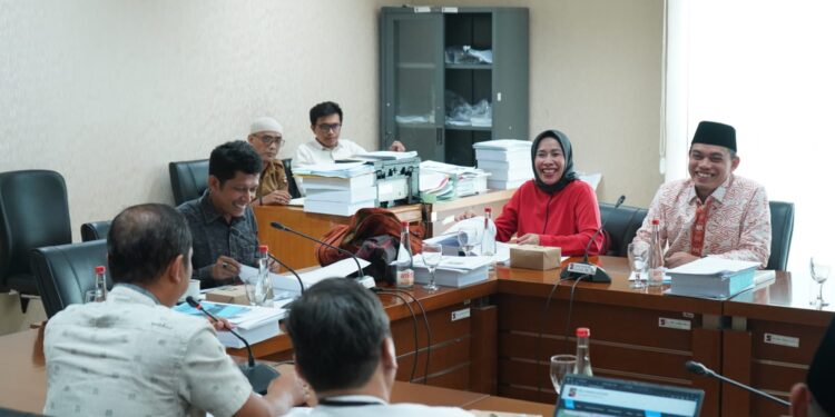 Komisi III Soroti Pembangunan Dua Unit Sekolah Satu Atap