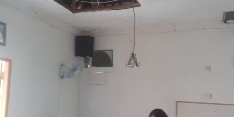 Atap Musala di Bogor Ambruk Imbas Diguyur Hujan Deras