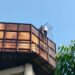 Miris, Gegara HP Pemuda Ini Panjat Tower