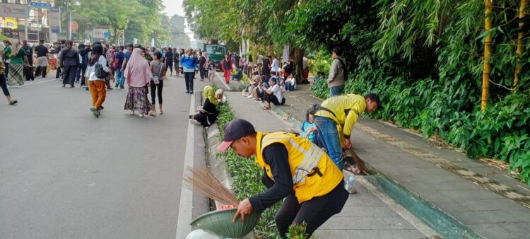 Helaran HJB, Kebersihan Tetap Terjaga dan Lalu Lintas Kembali Normal