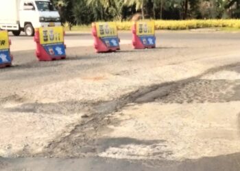 Jalan Utama Dilintasi Presiden Terpilih Prabowo di Sentul City Rusak Parah