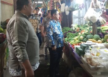 Dilanda Hujan Deras, Bos Perumda PPJ Keliling Cek Kondisi Pasar di Kota Bogor