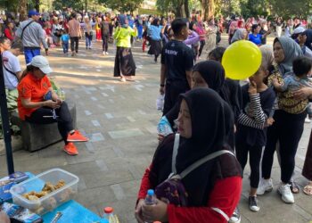 Ratusan Massa Kerumuni Booth Kopling Inisiasi Muda di Taman Expresi Sempur Kota Bogor