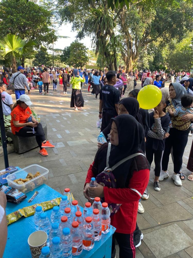 Ratusan Massa Kerumuni Booth Kopling Inisiasi Muda di Taman Expresi Sempur Kota Bogor