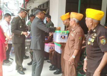 Peringati HUT ke-79 RI, Dandim 0606 bersama Tokoh Bogor Hadiahi Puluhan Veteran dengan Sembako dan Uang Tunai