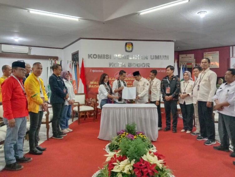 Didampangi 3 Partai Pengusung Pasangan Calon Walikota dan Wakil Walikota Sendi Fardiansyah dan Melli Darsa Resmi Daftar Ke KPU