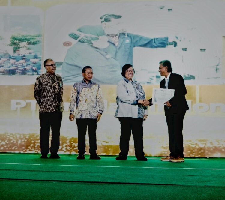 PT Syslab Diganjar Penghargaan Adi Niti dari KHLK di Ajang Pekan Standar Lingkungan Hidup dan Kehutanan 2024