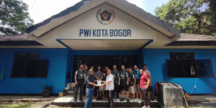 Disela Jumat Sehat, Satlantas Polresta Bogor Kota Bantu Renovasi Masjid An-Naba PWI Kota Bogor