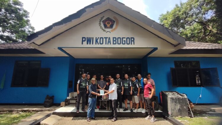 Disela Jumat Sehat, Satlantas Polresta Bogor Kota Bantu Renovasi Masjid An-Naba PWI Kota Bogor