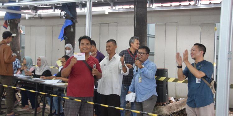 Pedagang Basah Pasar Merdeka Mulai Direlokasi ke TPS