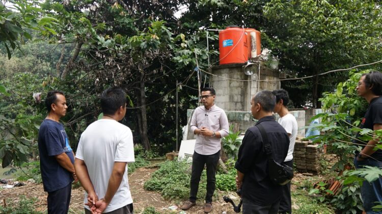 Kisah Sedih Calon Wakil Wali Kota Bogor Eka Maulana saat Lihat MCK Umum di Cipaku
