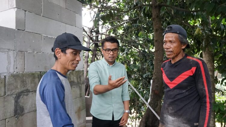 Bangun Sumur Bor dan Rehab Total MCK Cipaku, Eka Maulana : Semoga Warga Tak Lagi Kesulitan Air Bersih